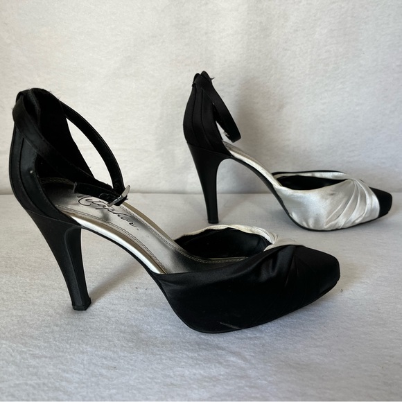Metaphor Operetta Stiletto Heels - Picture 5 of 15